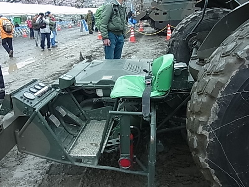 155mm榴弾砲6t.JPG