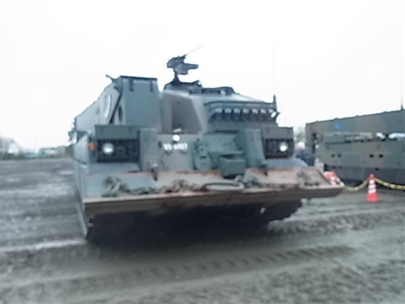 90式戦車回収車t.JPG