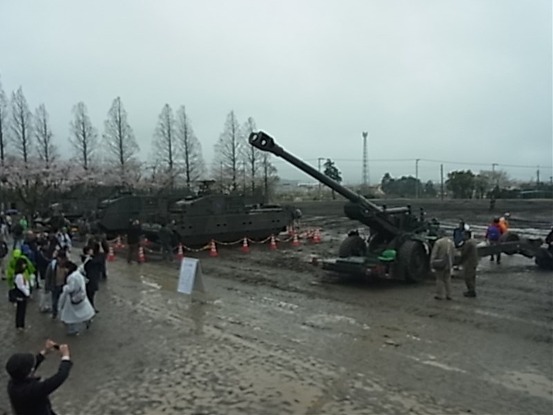 戦車に触ろう１.JPG